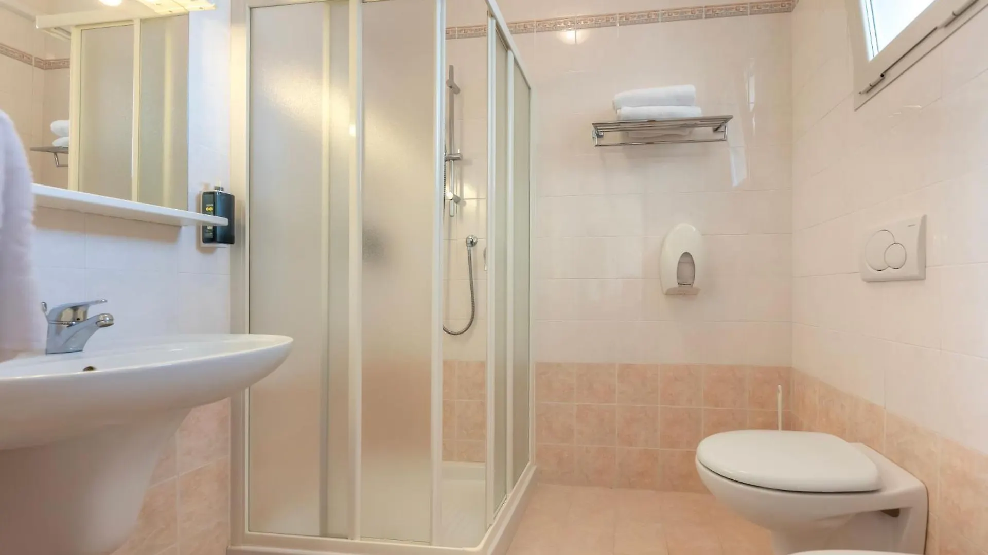 Hotel Atenea Golden Star Caorle İtalya
